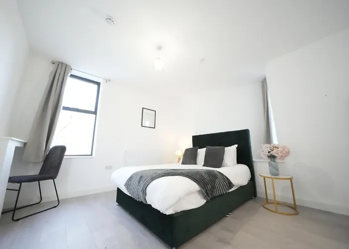 Ealing Broadway Great Stay 7-Minute Walk From The Underground