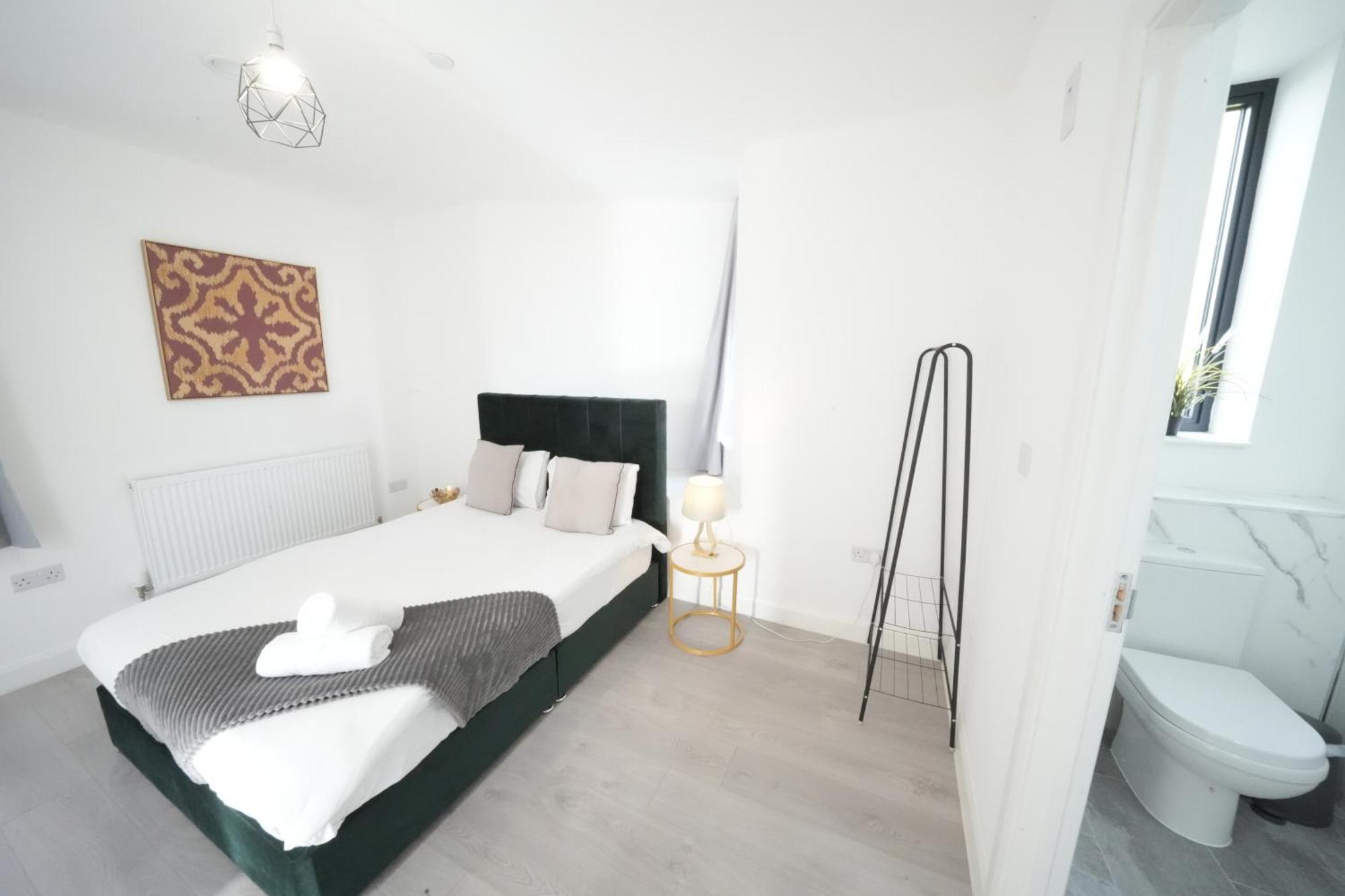 Broadway Great 7-minute Walk From The Underground Accommodatie bij particulieren Ealing
